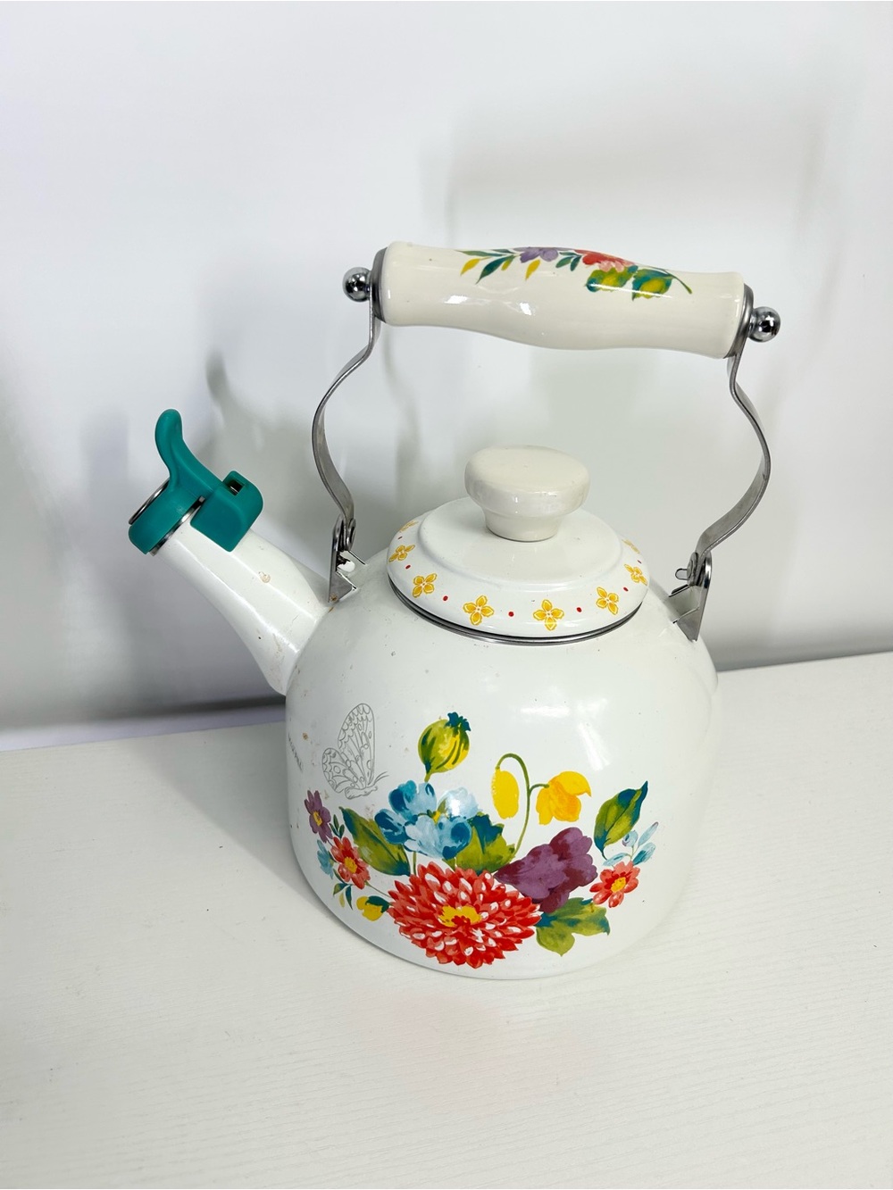 Pioneer Woman Blooming Bouquet 2 Qt Enamel on Steel Whistling Tea Kettle Retired